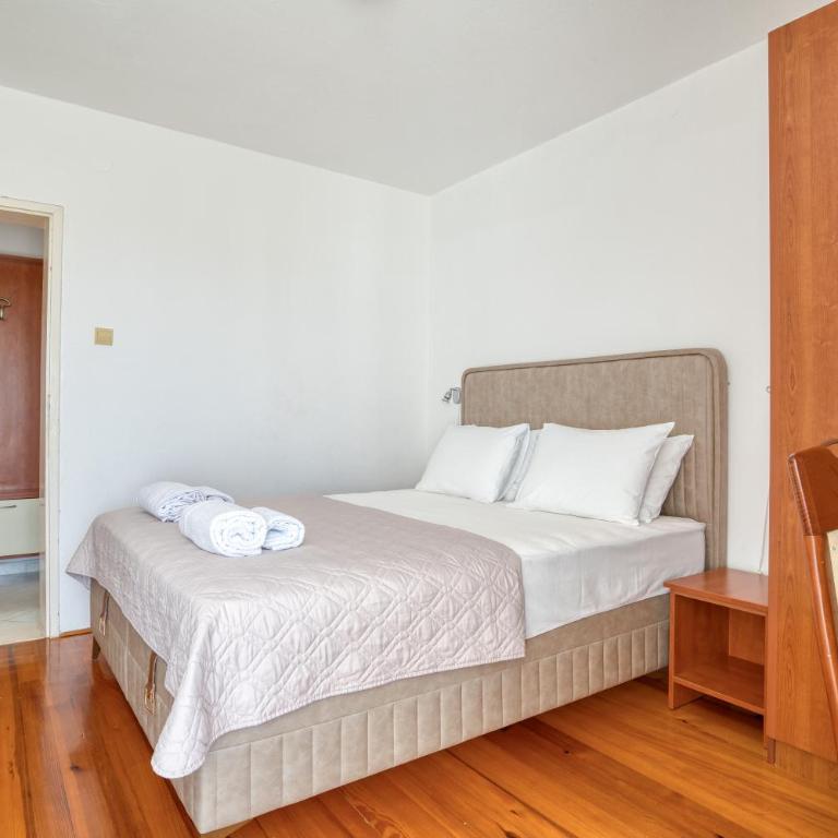 Guesthouse Drašković - One-Bedroom Apartment with Terrace - 13