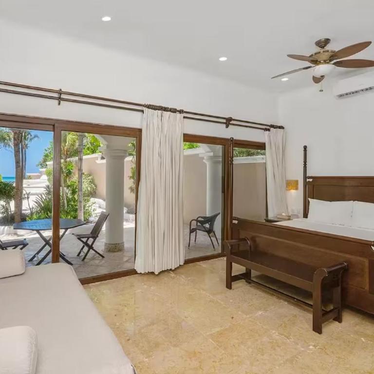 Beachfront Hacienda Soliman Bay - Villa - 3