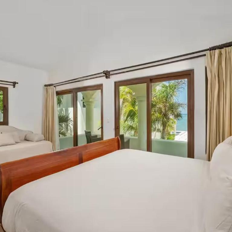 Beachfront Hacienda Soliman Bay - Villa - 23