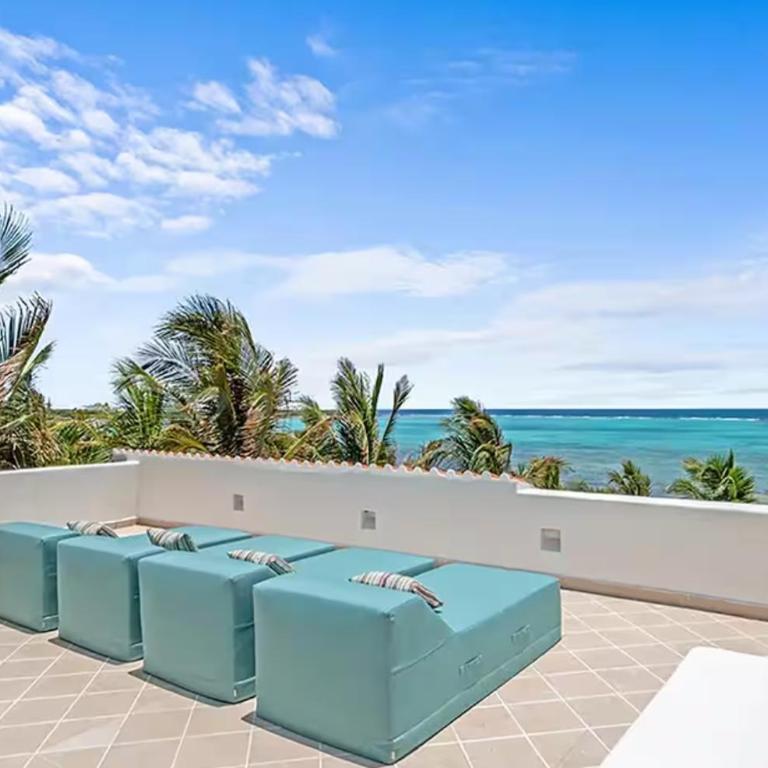 Beachfront Hacienda Soliman Bay - Villa - 39