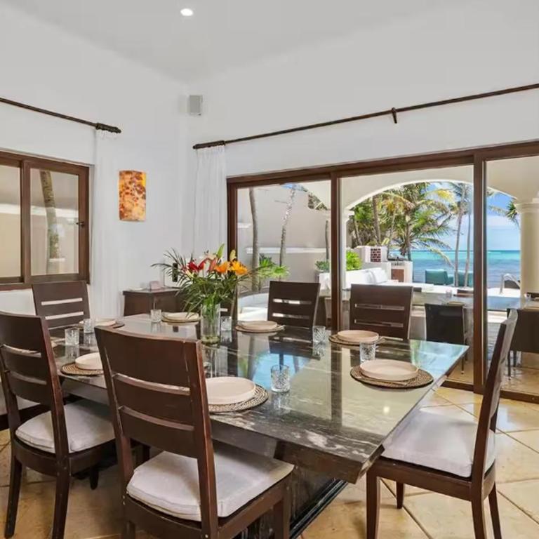 Beachfront Hacienda Soliman Bay - Villa - 42