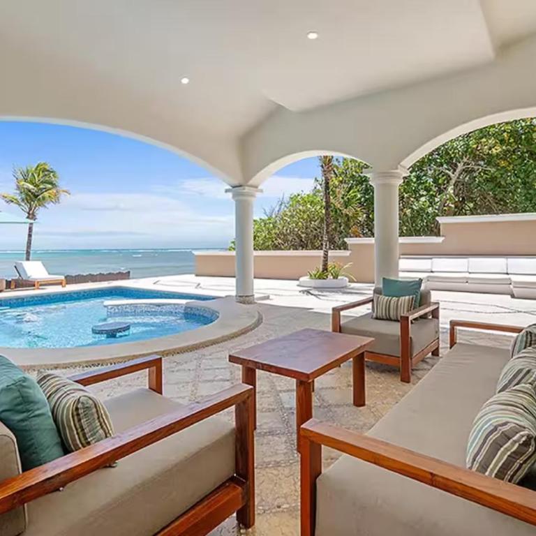 Beachfront Hacienda Soliman Bay - Villa - 53