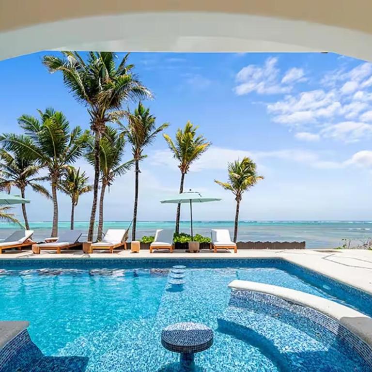 Beachfront Hacienda Soliman Bay - Villa - 62