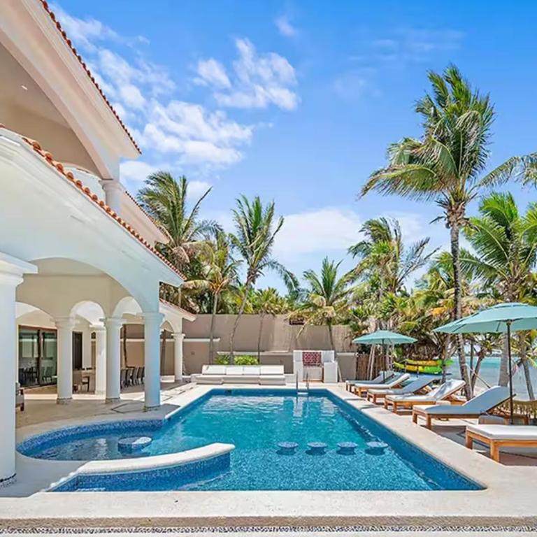 Beachfront Hacienda Soliman Bay - Villa - 60