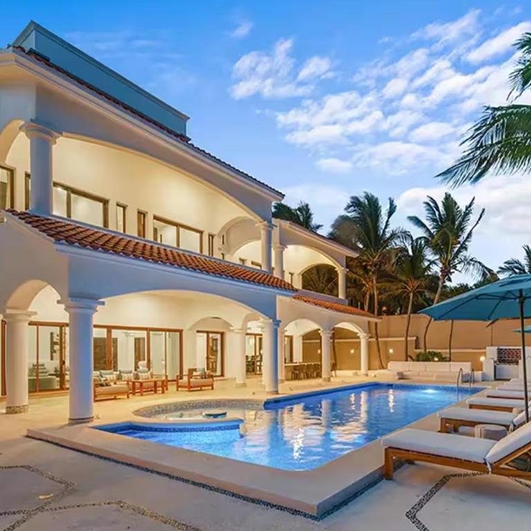 Beachfront Hacienda Soliman Bay - Villa - 63