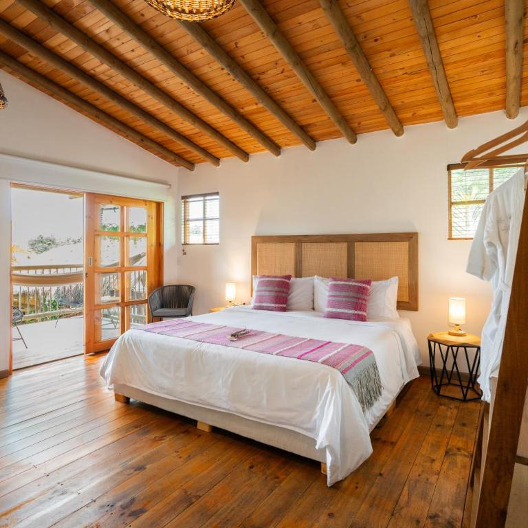 Terasu Hotel Boutique Salento - Habitación con cama extragrande y vistas a la montaña - 13