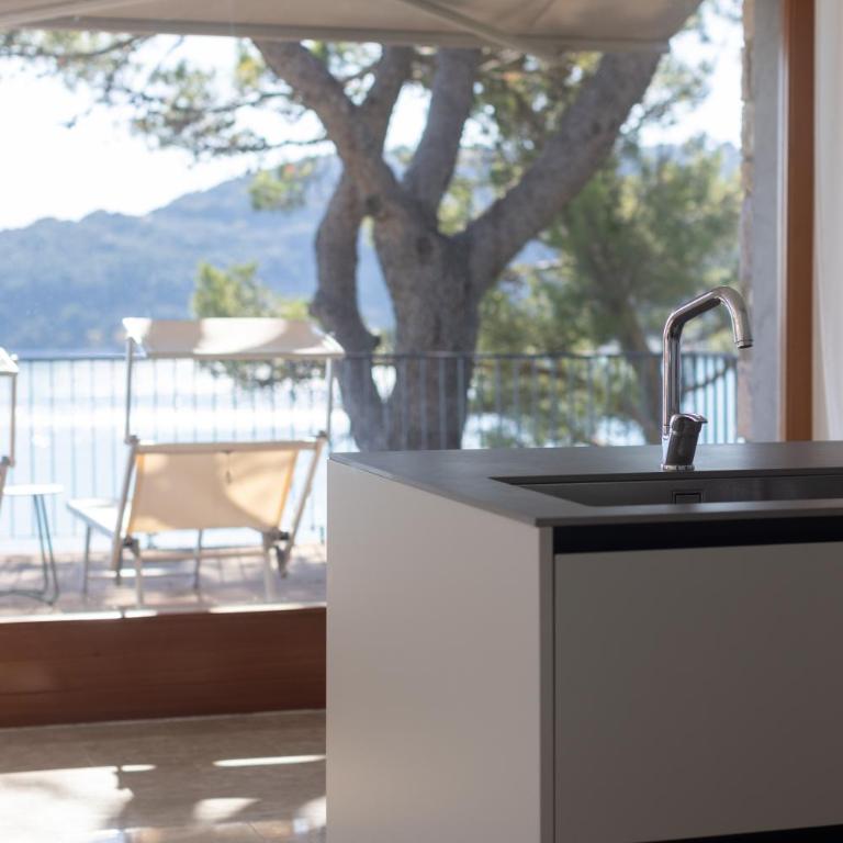 Exclusive designer apartment Facing Palmaria Island Spacious scenic terrace Bright Modern Interiors Fully equipped kitchen Air conditioning Private parking Up to 6 guests - Casa Vacanze - 65