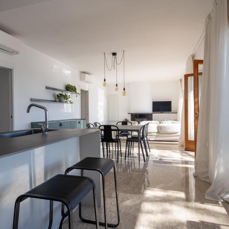 Exclusive designer apartment Facing Palmaria Island Spacious scenic terrace Bright Modern Interiors Fully equipped kitchen Air conditioning Private parking Up to 6 guests - Casa Vacanze - 5