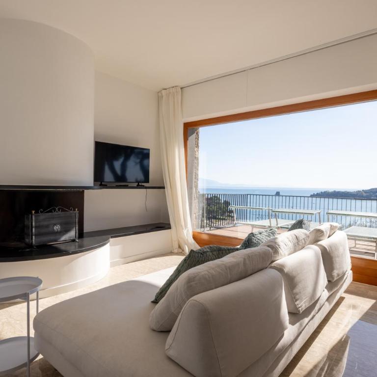 Exclusive designer apartment Facing Palmaria Island Spacious scenic terrace Bright Modern Interiors Fully equipped kitchen Air conditioning Private parking Up to 6 guests - Casa Vacanze - 4
