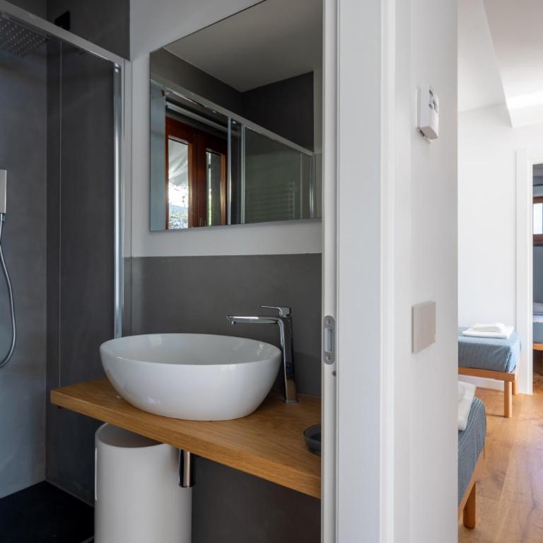 Exclusive designer apartment Facing Palmaria Island Spacious scenic terrace Bright Modern Interiors Fully equipped kitchen Air conditioning Private parking Up to 6 guests - Casa Vacanze - 82