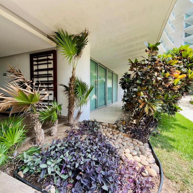 Charming apartment on the ground floor, Peninsula Nuevo Vallarta - Three-Bedroom Apartment - 50