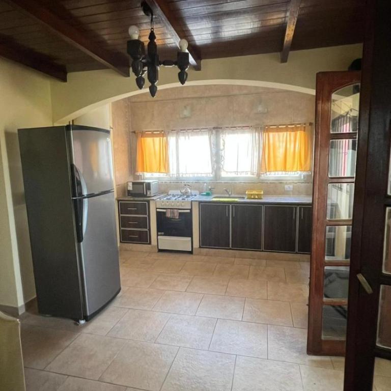 Departamento zona centro, Santa Teresita - Three-Bedroom Apartment - 2