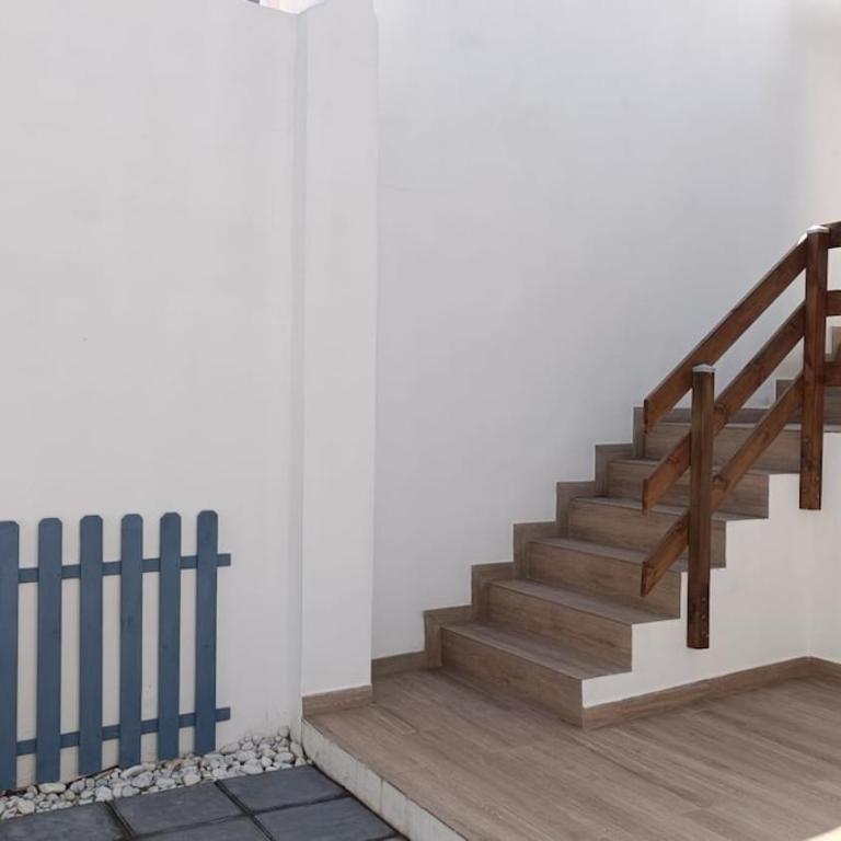 A house with a garden, garage, sauna, and jacuzzi - Casa de 2 dormitorios - 16