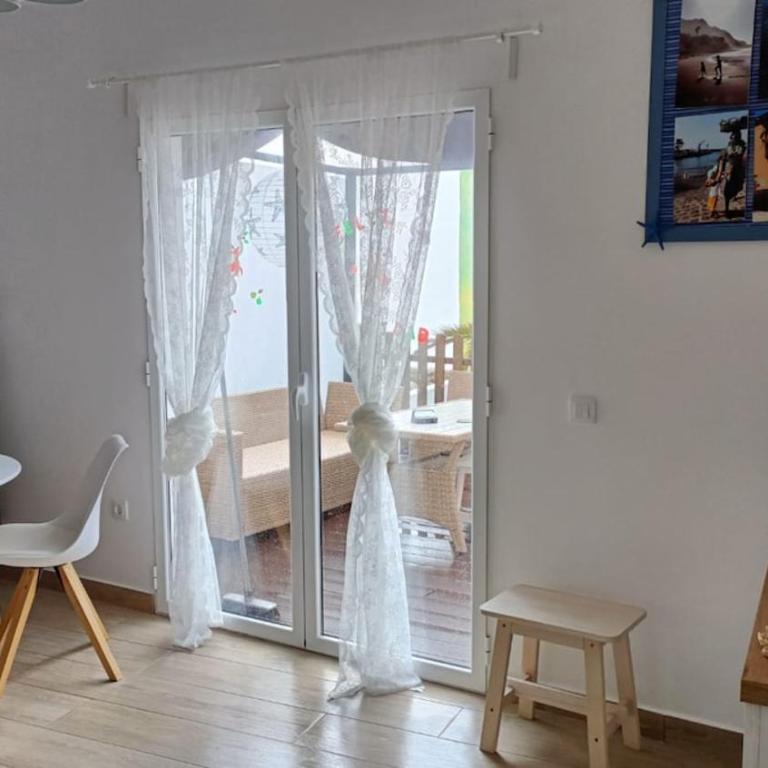A house with a garden, garage, sauna, and jacuzzi - Casa de 2 dormitorios - 46