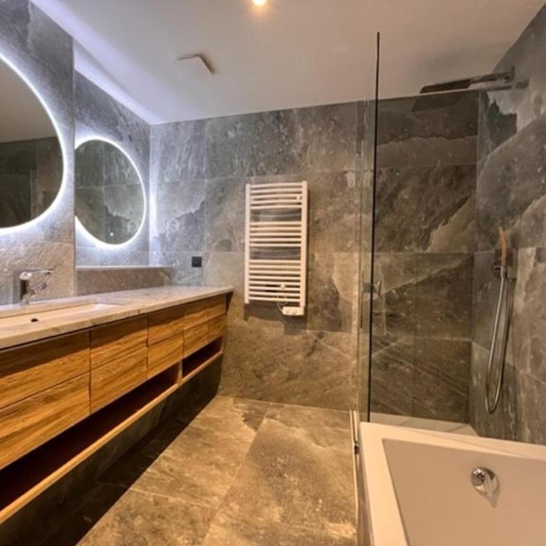 Appartement spacieux • Parking • WIFI gratuit • Billard • Spa - FR-1-275-187 - Apartment - 16