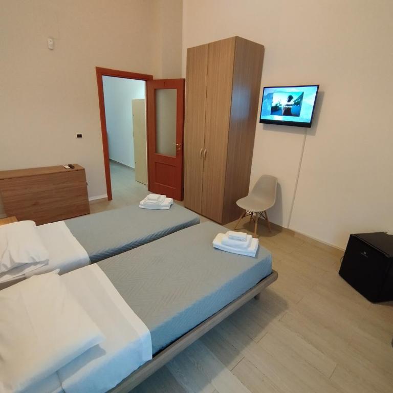 GiGi Affittacamere - Twin Room with Shared Bathroom - 1