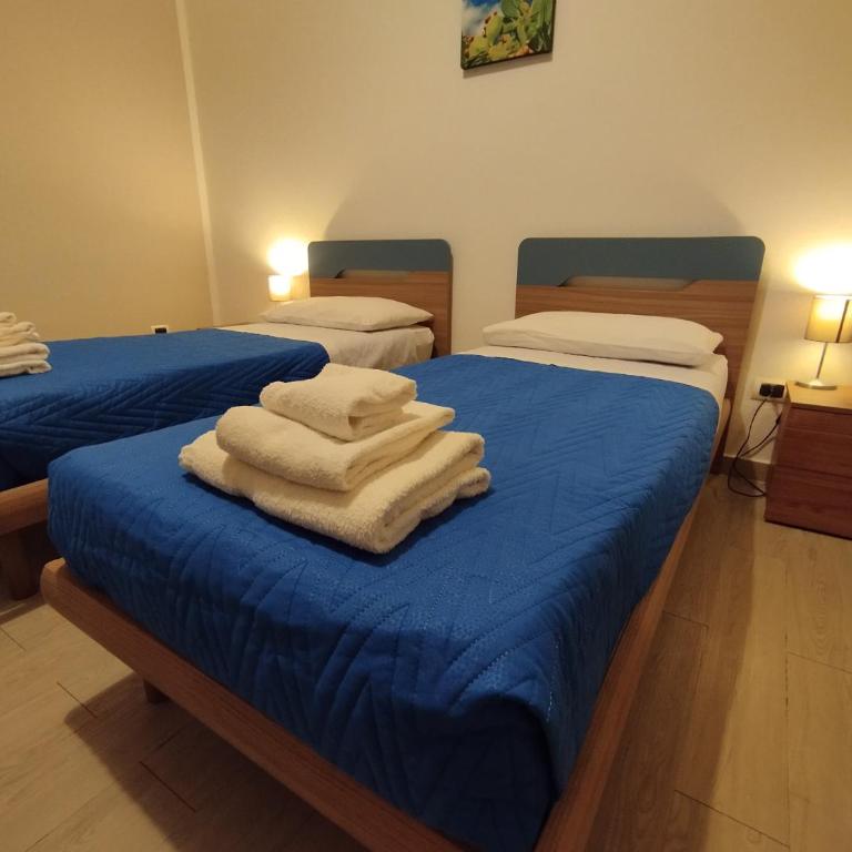 GiGi Affittacamere - Twin Room with Shared Bathroom - 6