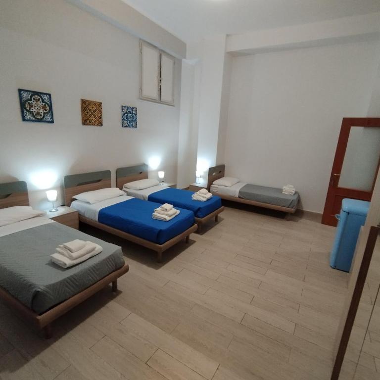 GiGi Affittacamere - Quadruple Room with Shared Bathroom - 4