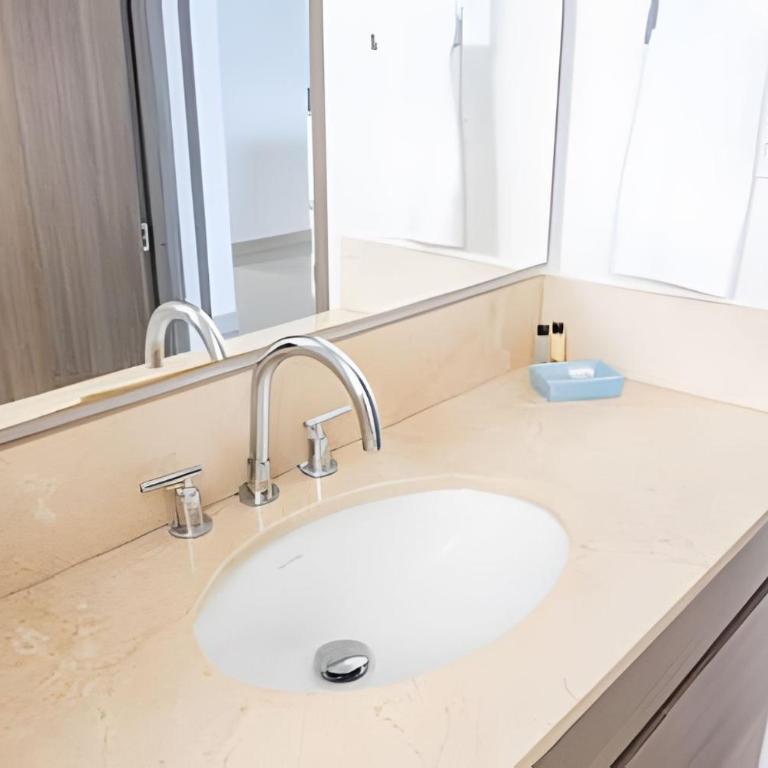 Beautiful 2 Bedroom Apt on the 11th Floor-Morros City - Apartment - 1