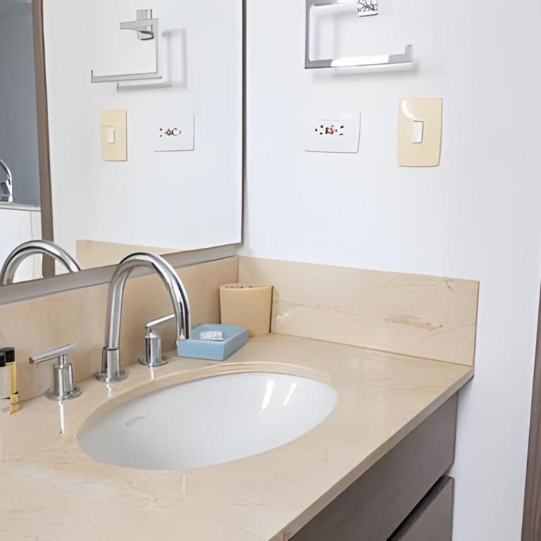 Beautiful 2 Bedroom Apt on the 11th Floor-Morros City - Apartment - 21