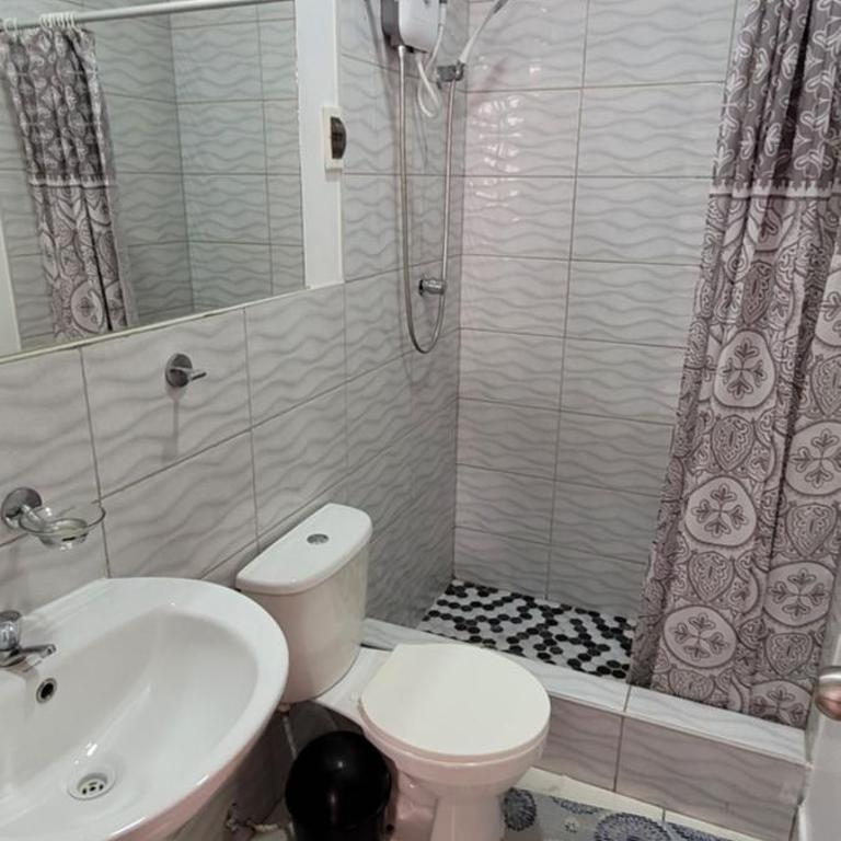 Bravos Hospedaje Punta Negra - Habitación Familiar con baño privado - 1