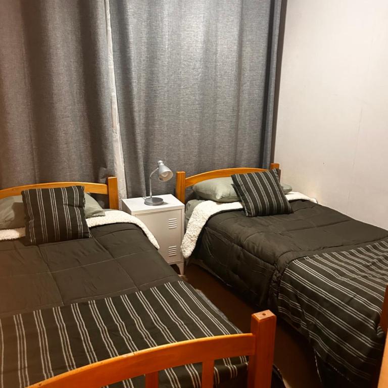 Lindo y agradable, hogar de paso, cómodo - Three-Bedroom Apartment - 1