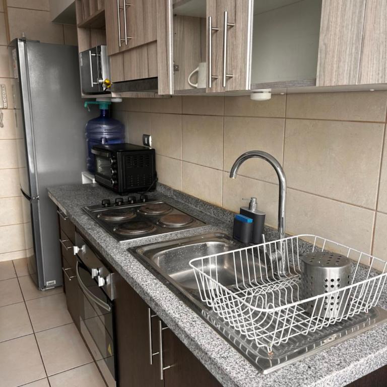 Lindo y agradable, hogar de paso, cómodo - Three-Bedroom Apartment - 8