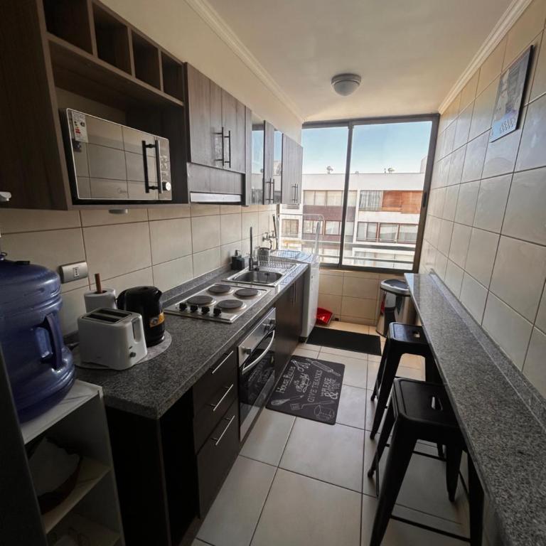Lindo y agradable, hogar de paso, cómodo - Three-Bedroom Apartment - 10