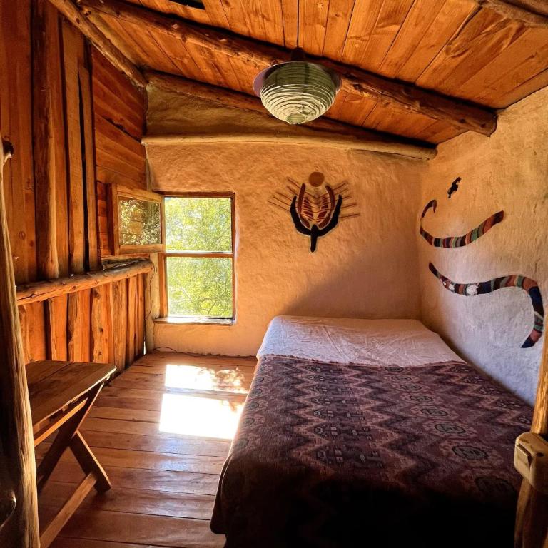 Cabaña de barro con Bosque, rio, arte y apicultura - Chalet de 1 dormitorio - 4