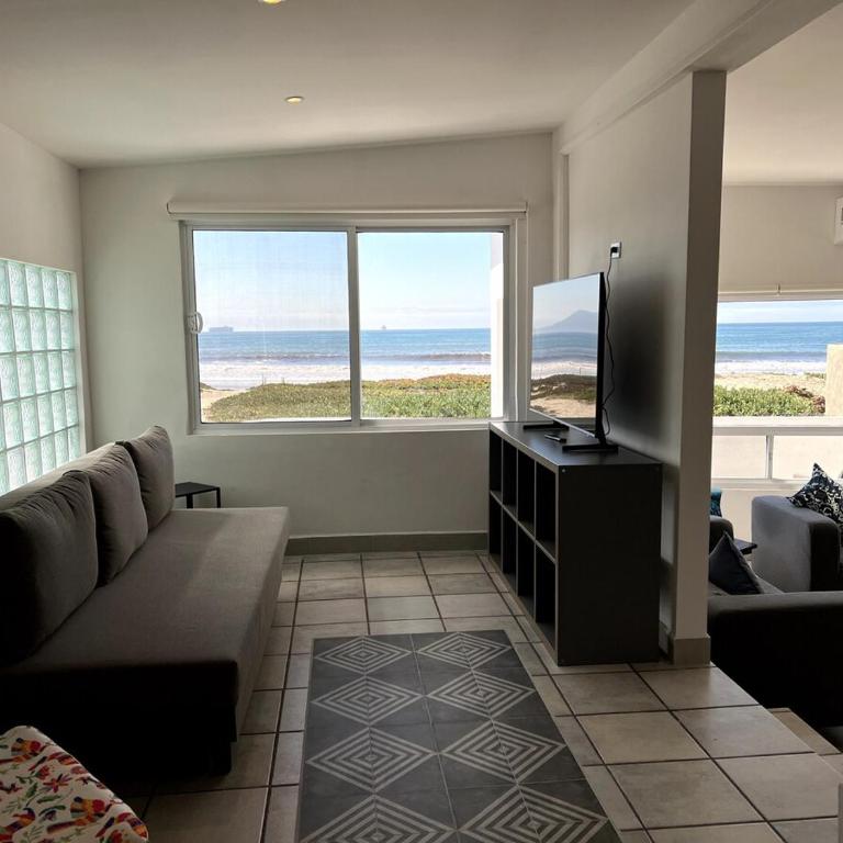 Casa Pacifica- BEACH HOUSE - Three-Bedroom Apartment - 5