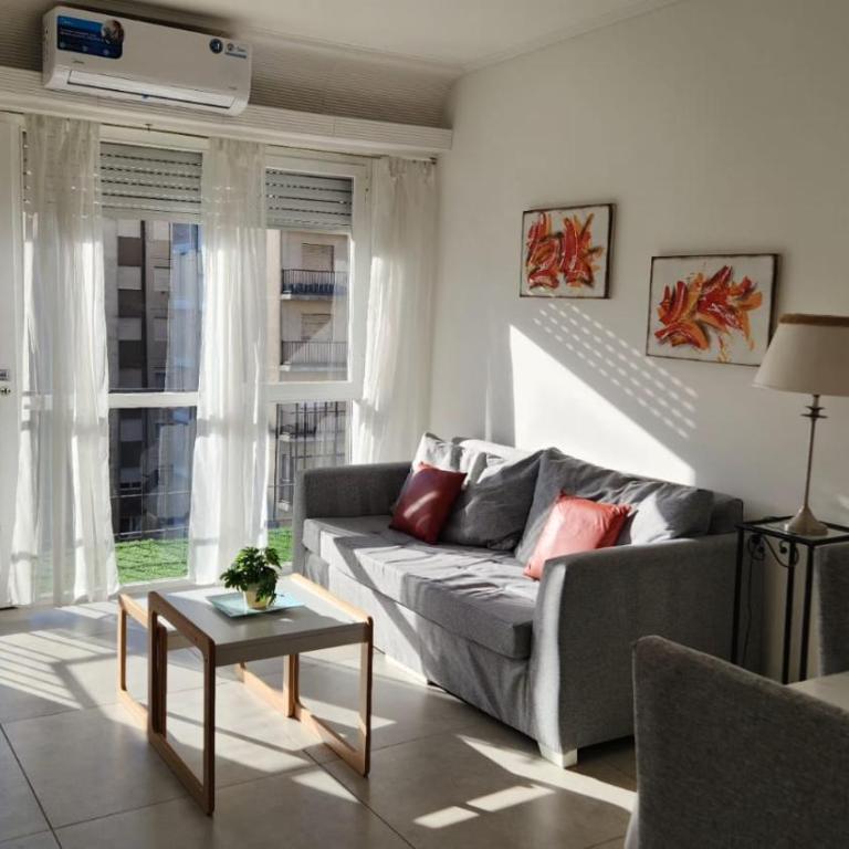 2 amb amplio con balcón - One-Bedroom Apartment - 1