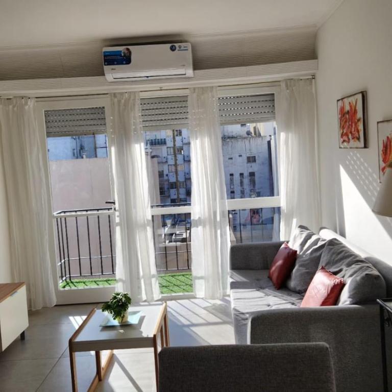 2 amb amplio con balcón - One-Bedroom Apartment - 2