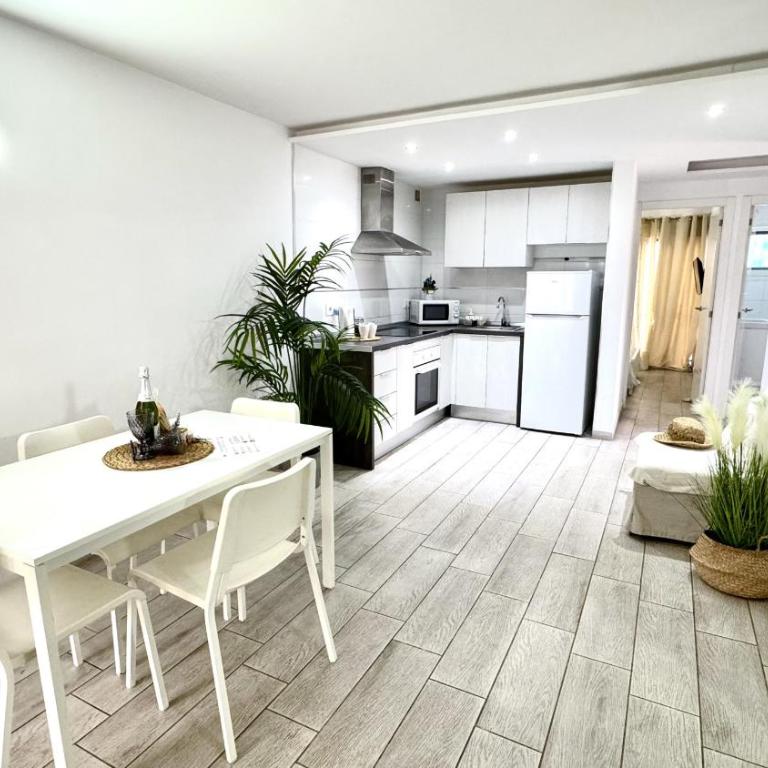 Sur y Sol Junto al Mar by Deihu Experiences - Apartamento Deluxe de 1 dormitorio con vistas al jardín - 9