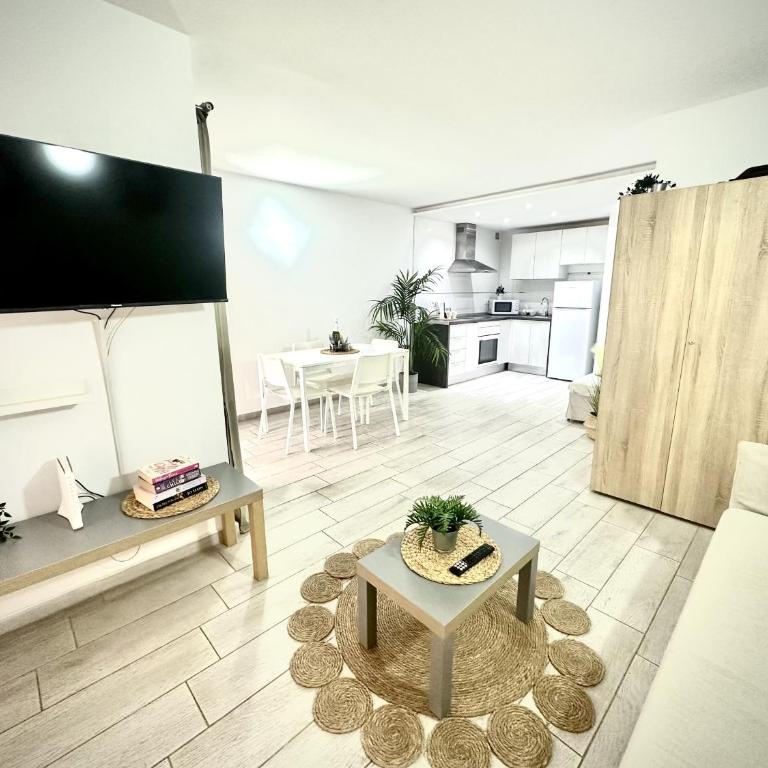 Sur y Sol Junto al Mar by Deihu Experiences - Apartamento Deluxe de 1 dormitorio con vistas al jardín - 12