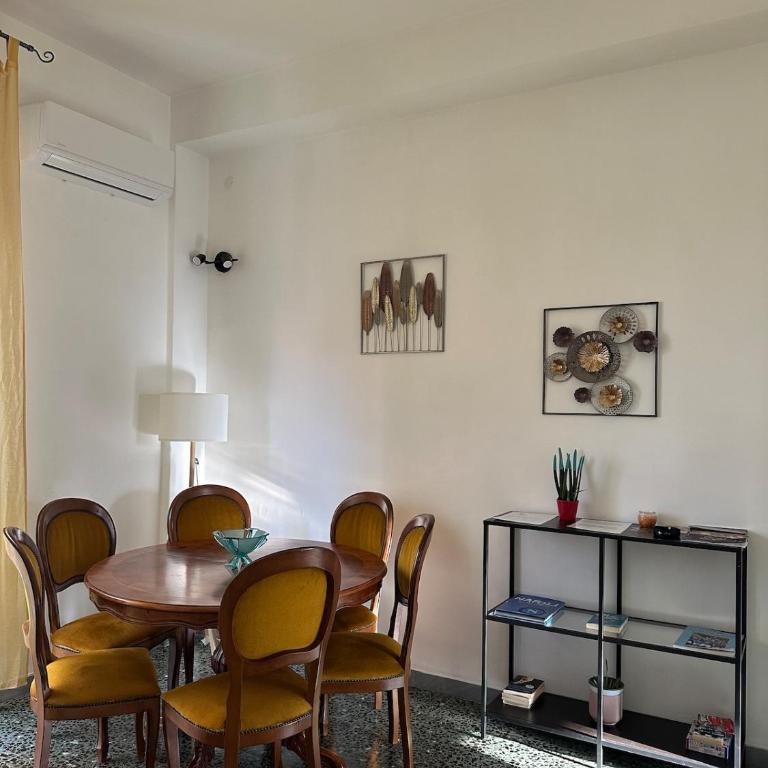 Elena's House - Three-Bedroom Apartment with Balcony - 3