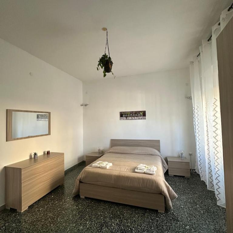 Elena's House - Three-Bedroom Apartment with Balcony - 14