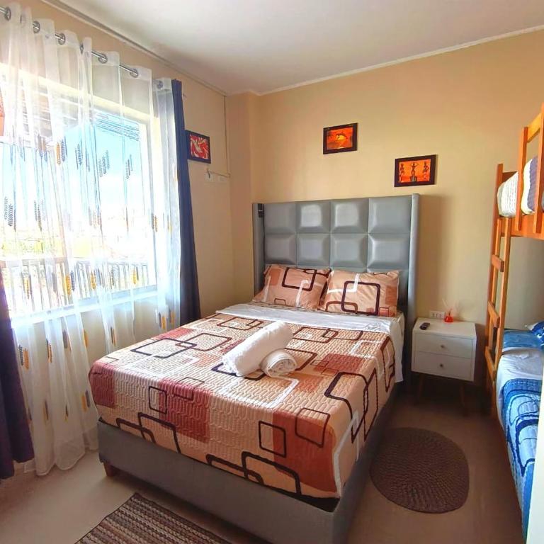 HOSPEDAJE JOSUE - paracas - Quadruple Room with Balcony - 5