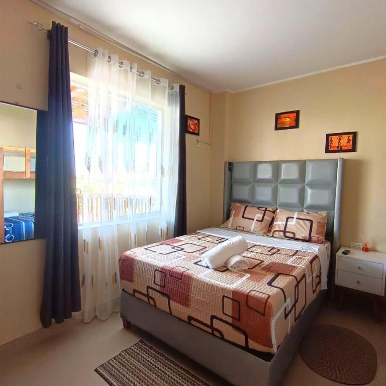 HOSPEDAJE JOSUE - paracas - Quadruple Room with Balcony - 3