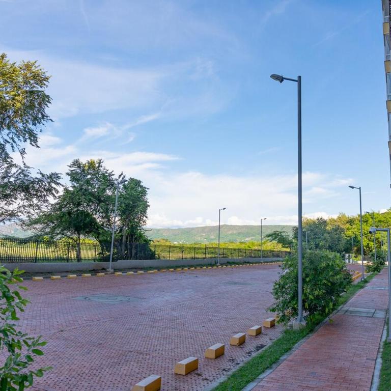 Cozy Immaculate Escape with Prime Luxury Location - Three-Bedroom Apartment - 6