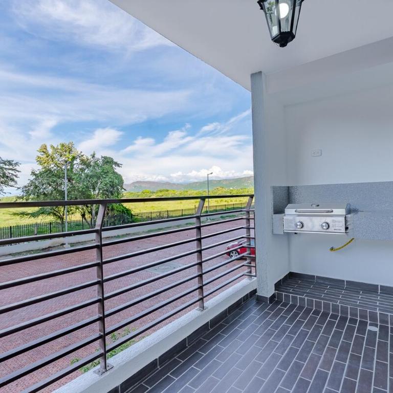 Cozy Immaculate Escape with Prime Luxury Location - Three-Bedroom Apartment - 10