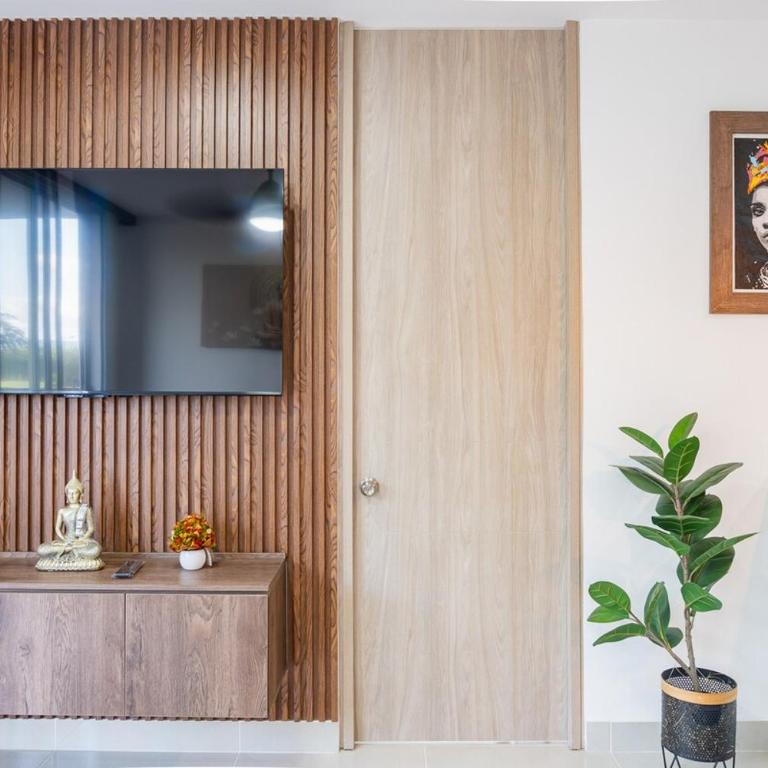 Cozy Immaculate Escape with Prime Luxury Location - Three-Bedroom Apartment - 13