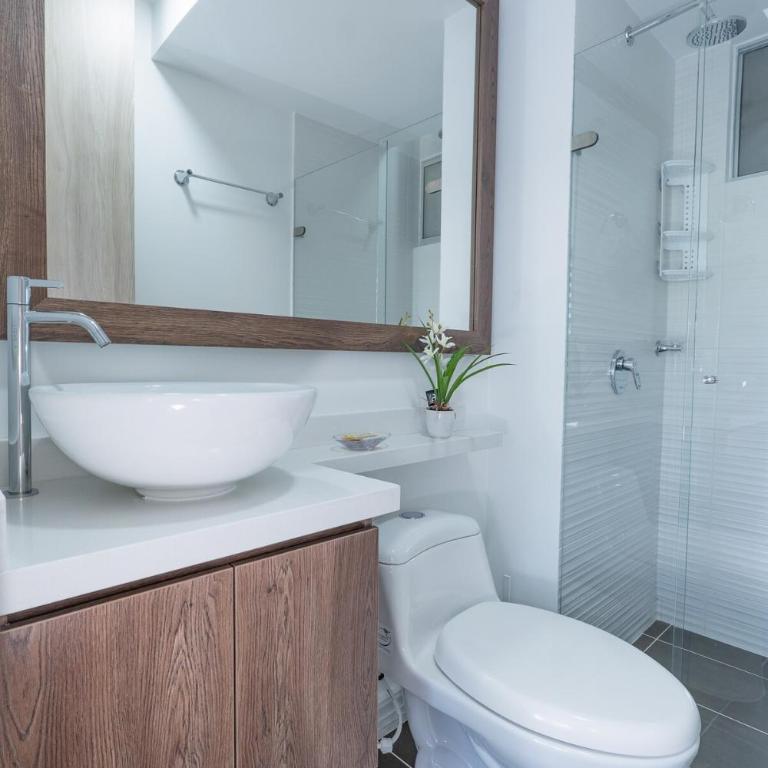 Cozy Immaculate Escape with Prime Luxury Location - Three-Bedroom Apartment - 19