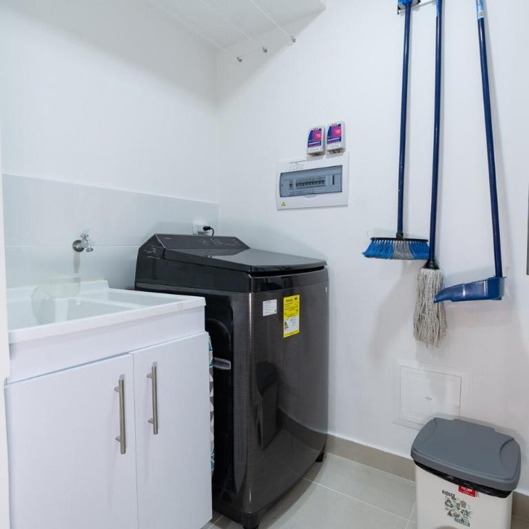 Cozy Immaculate Escape with Prime Luxury Location - Three-Bedroom Apartment - 21