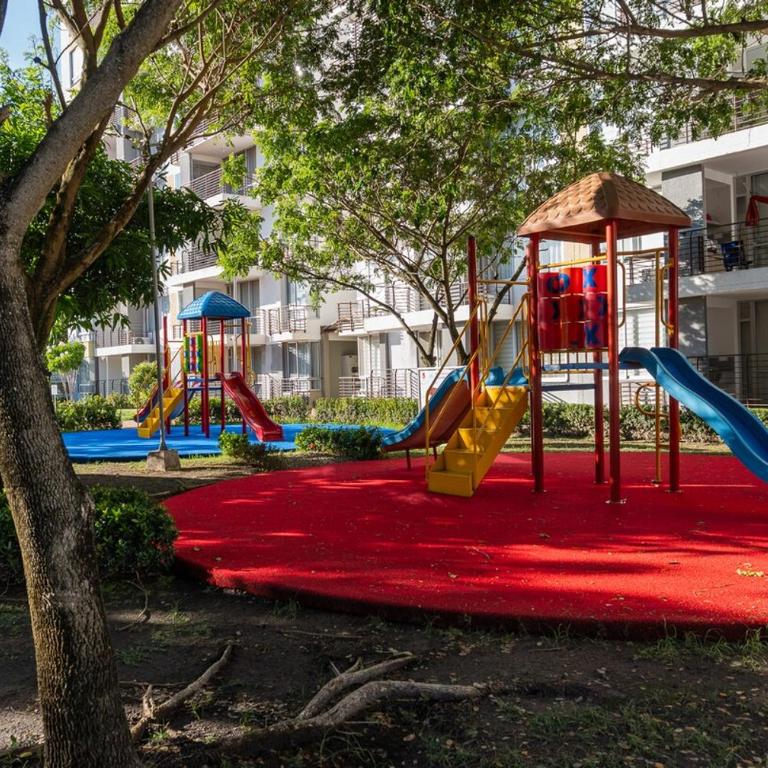 Cozy Immaculate Escape with Prime Luxury Location - Three-Bedroom Apartment - 24
