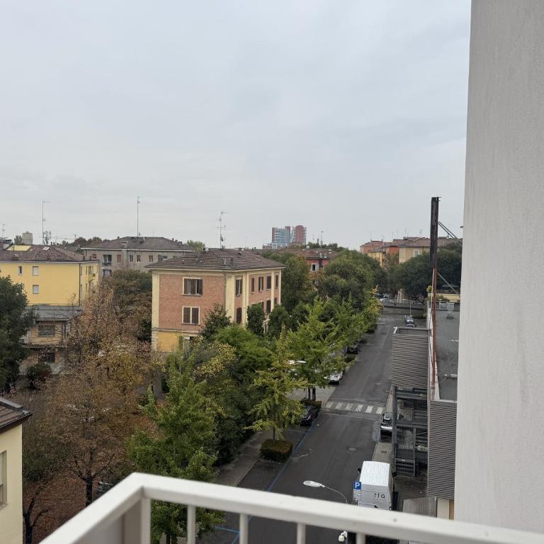Modena Station - Suite H24 - Camera Familiare con Balcone - 12