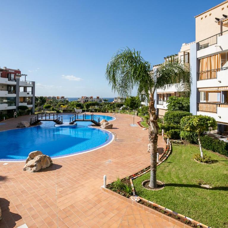 A 4 floors house with a large capacity - Casa de 3 dormitorios - 2