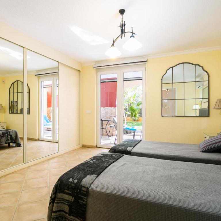 A 4 floors house with a large capacity - Casa de 3 dormitorios - 18