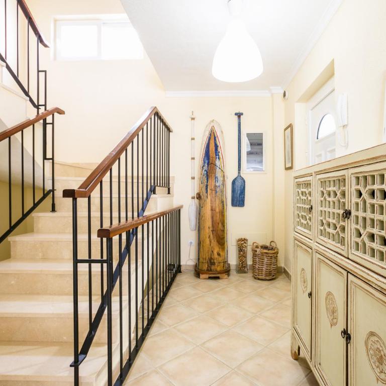 A 4 floors house with a large capacity - Casa de 3 dormitorios - 40