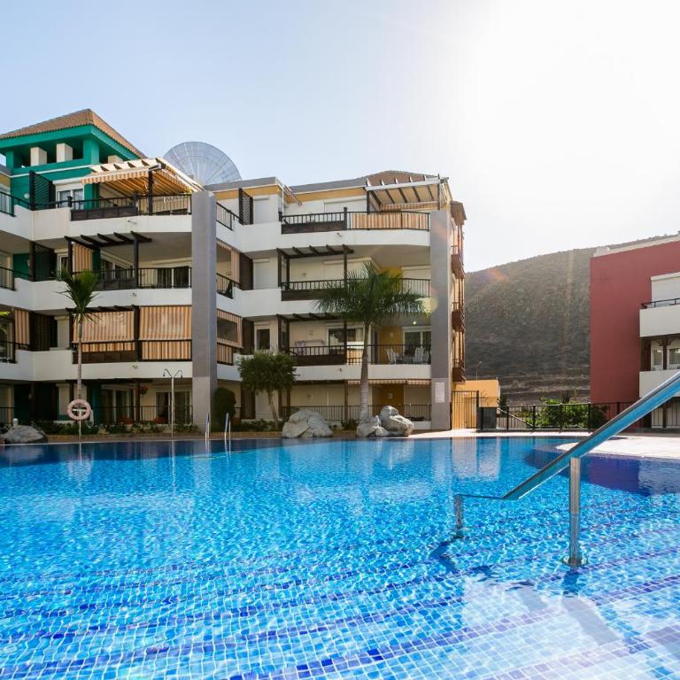 A 4 floors house with a large capacity - Casa de 3 dormitorios - 47