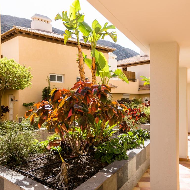 A 4 floors house with a large capacity - Casa de 3 dormitorios - 61